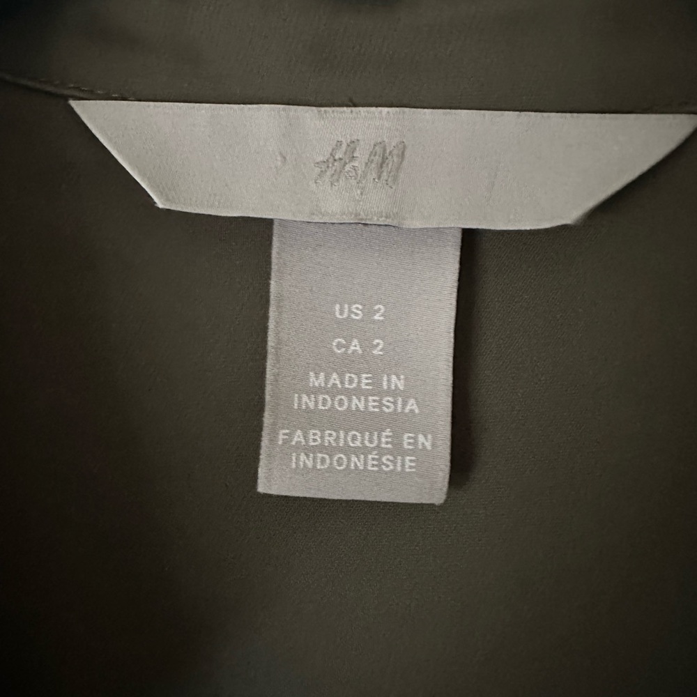 H&M blouse - Picture 3 of 3